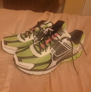 Nike zoom vomero 5